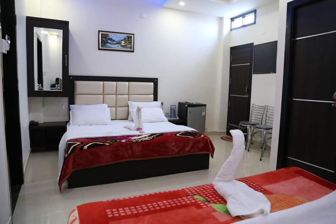 Hotel White Tulip Amritsar Bagian luar foto